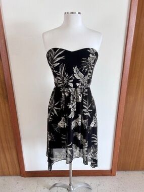 Le Chateau 90s Y2K Strapless Floral Chiffon Mini Dress